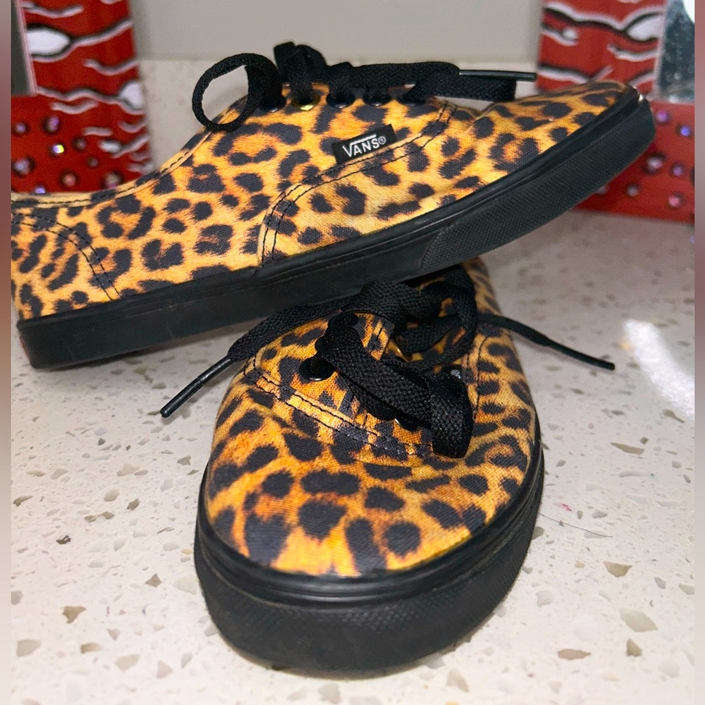 Authentic Lo Pro Vans Leopard Print ( Women’s 6 or Men’s 4.5)